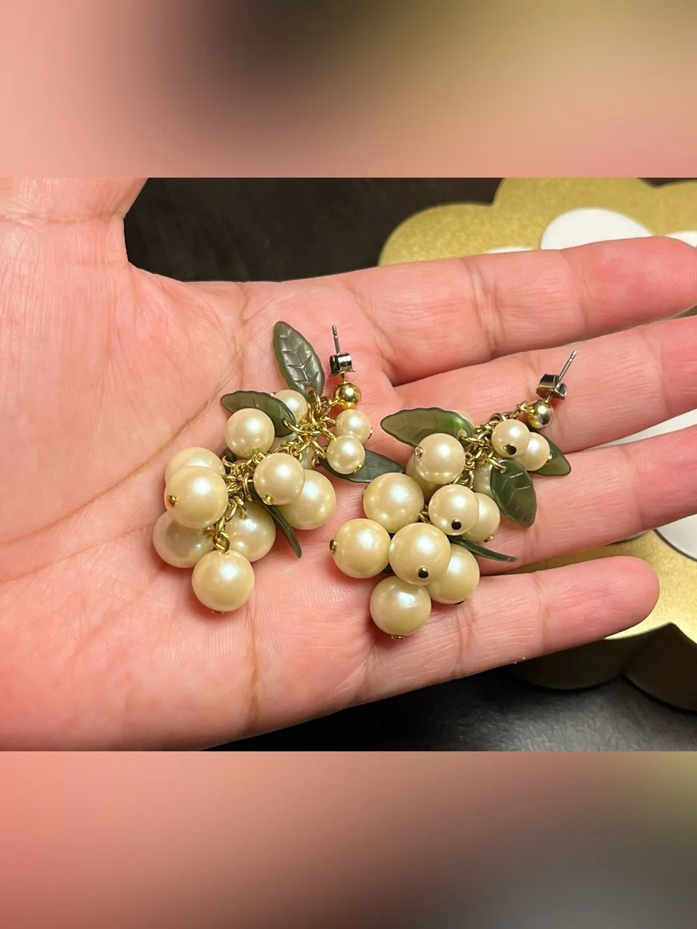 Avon Pearlesque Grape Cluster Dangling Post Earrings 1997 Faux Jade Accent